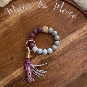 Marble & wine silicone bead keychain with tassel and one wooden bead